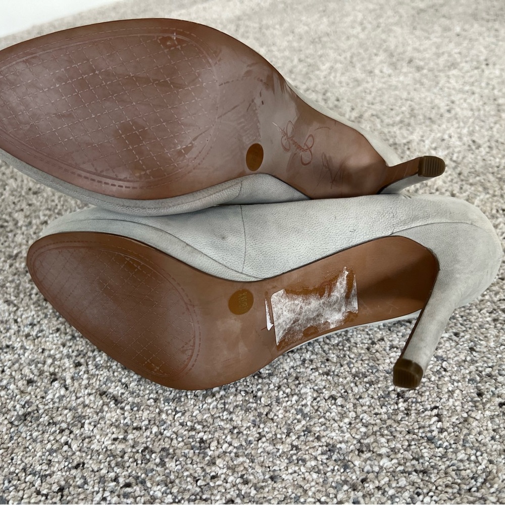 Jessica Simpson Light Gray Leather Stiletto Pumps - Picture 6 of 10